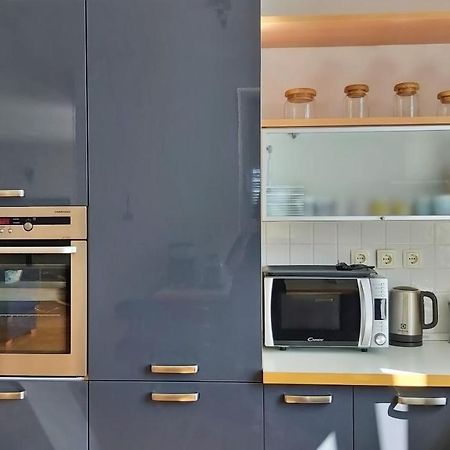 Ferienwohnung Mitra Zonata Pink Omiš Exterior foto