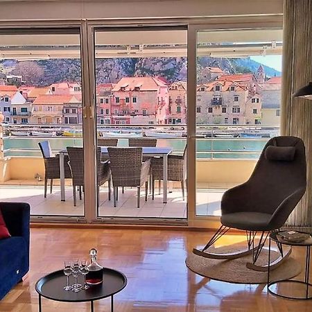 Ferienwohnung Mitra Zonata Pink Omiš Exterior foto