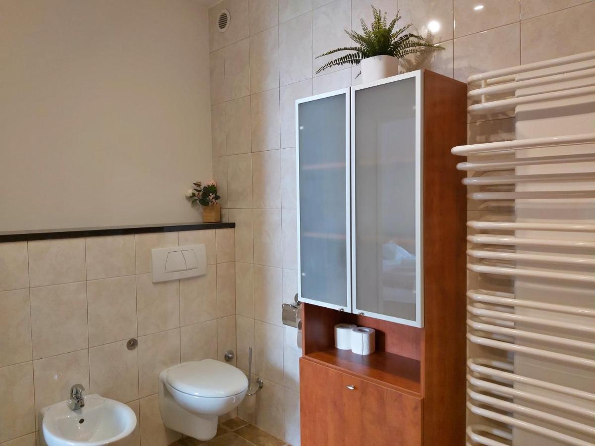 Ferienwohnung Mitra Zonata Pink Omiš Exterior foto