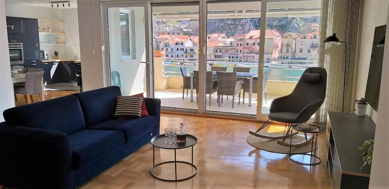 Ferienwohnung Mitra Zonata Pink Omiš Exterior foto