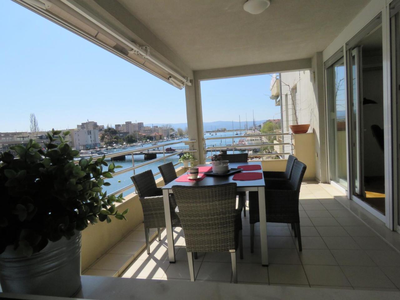 Ferienwohnung Mitra Zonata Pink Omiš Exterior foto