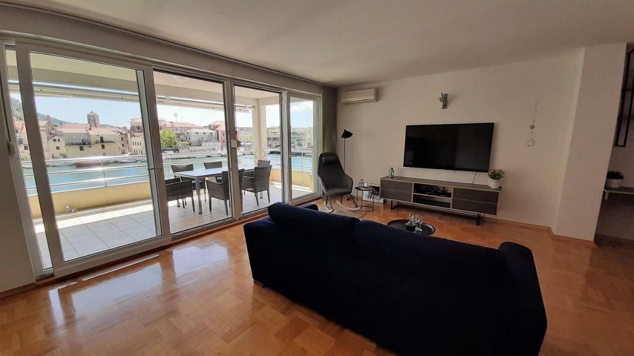 Ferienwohnung Mitra Zonata Pink Omiš Exterior foto