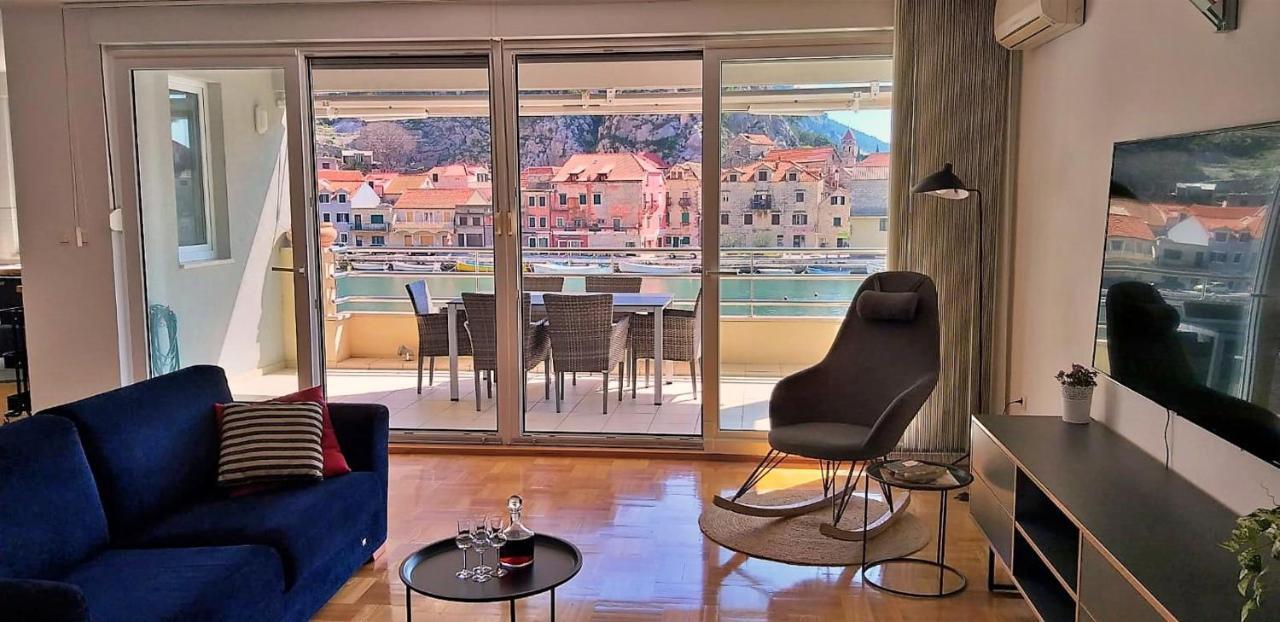 Ferienwohnung Mitra Zonata Pink Omiš Exterior foto