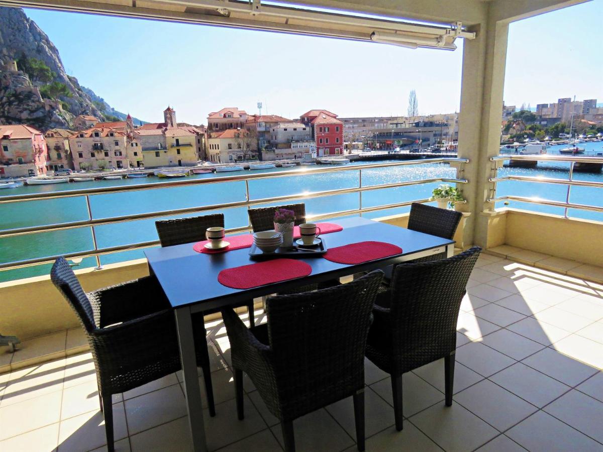 Ferienwohnung Mitra Zonata Pink Omiš Exterior foto