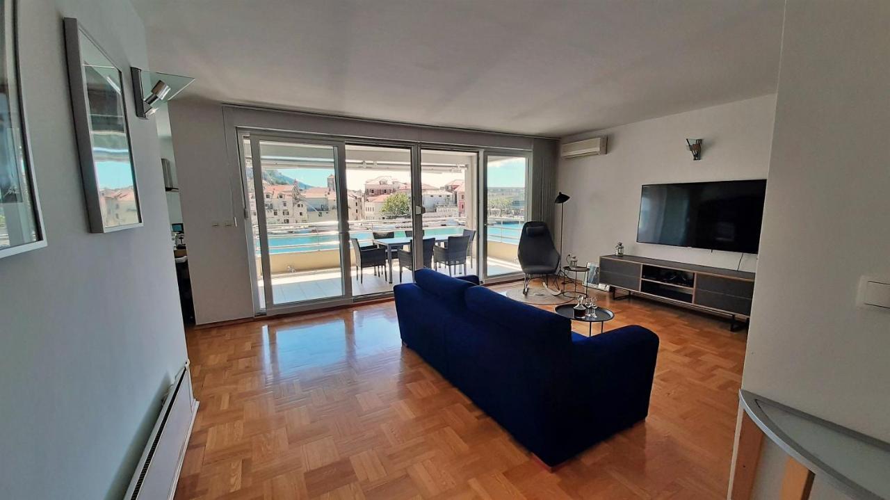 Ferienwohnung Mitra Zonata Pink Omiš Exterior foto