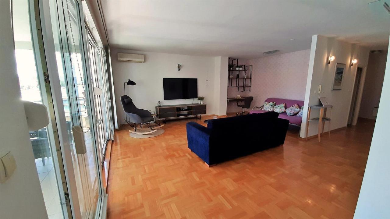 Ferienwohnung Mitra Zonata Pink Omiš Exterior foto